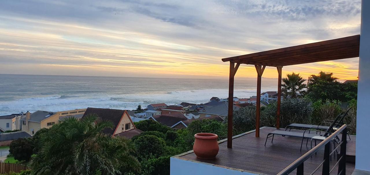 Beachview Guest Suites Port Elizabeth Exterior photo