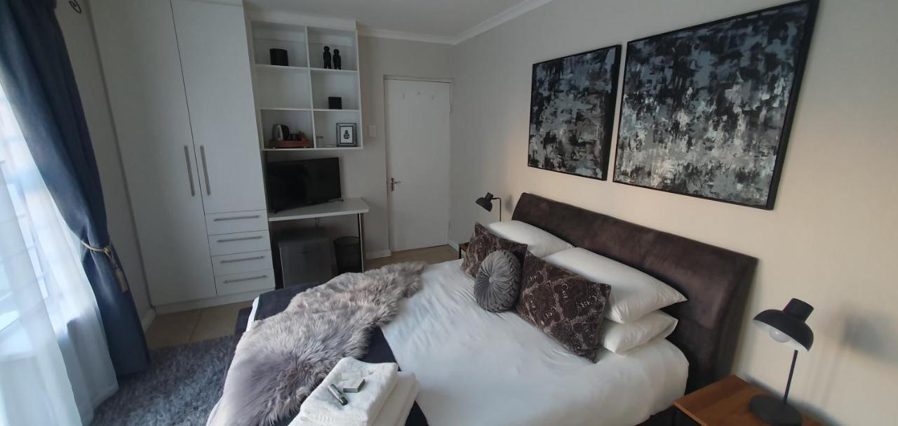 Beachview Guest Suites Port Elizabeth Exterior photo