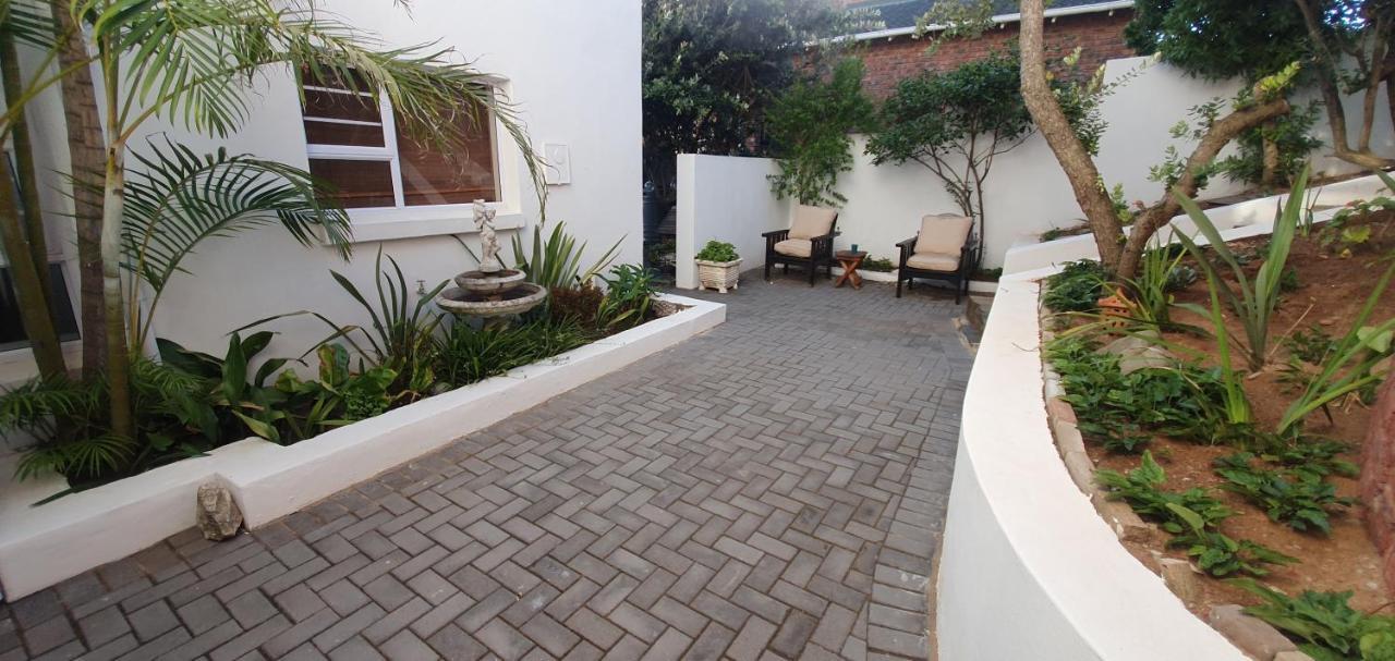 Beachview Guest Suites Port Elizabeth Exterior photo