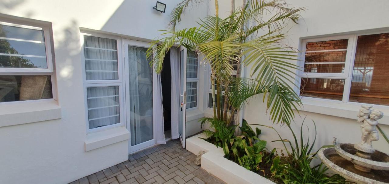 Beachview Guest Suites Port Elizabeth Exterior photo