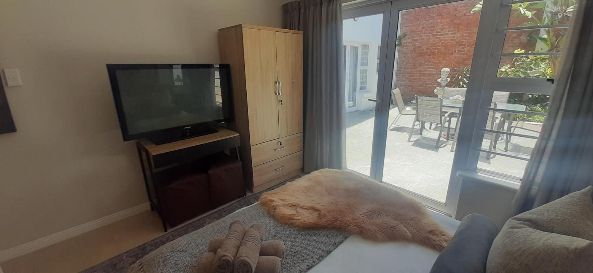 Beachview Guest Suites Port Elizabeth Exterior photo