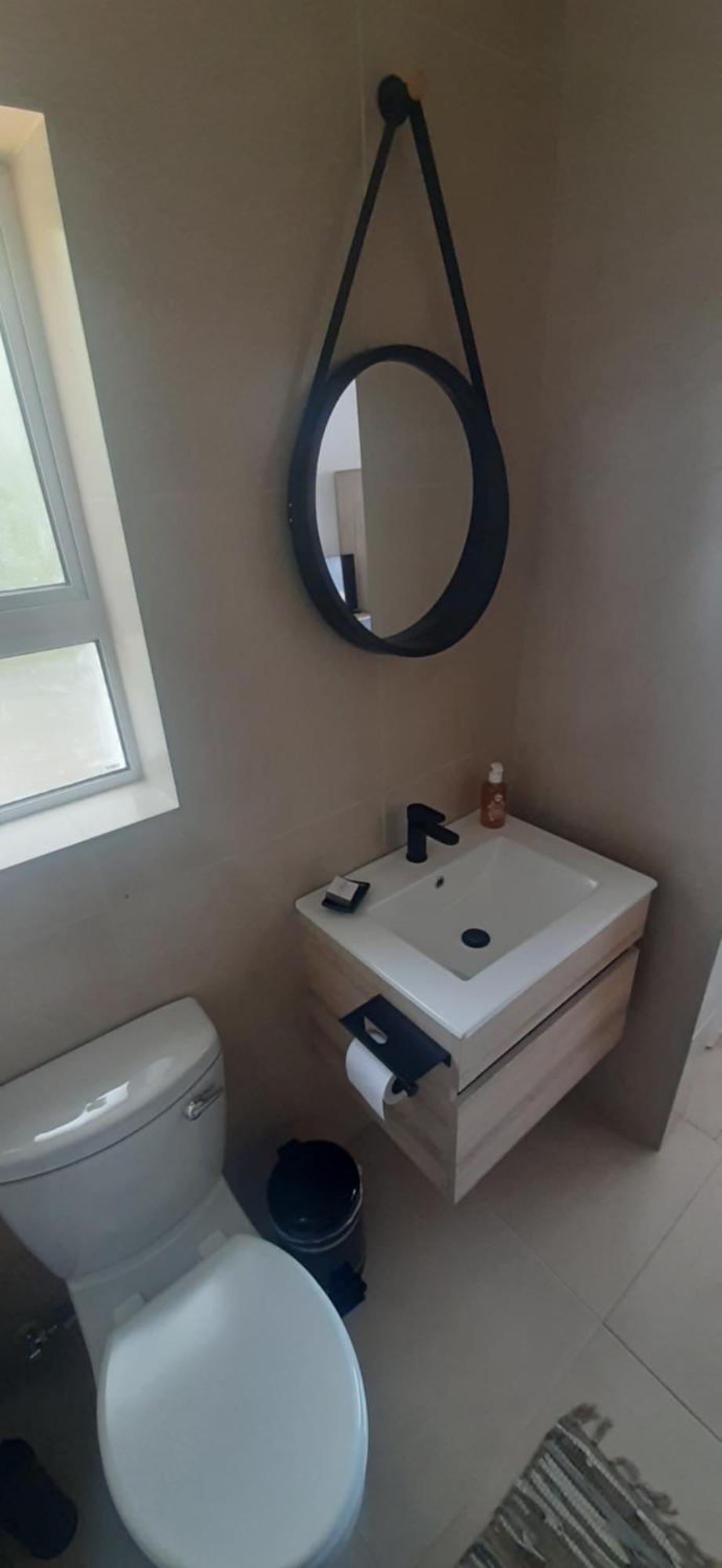 Beachview Guest Suites Port Elizabeth Exterior photo